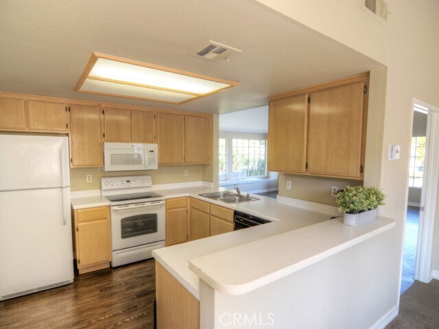 Building Photo - 68 Corniche Dr