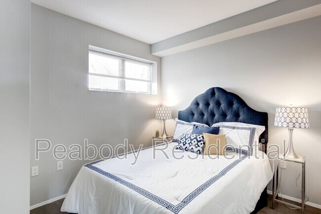 Building Photo - 2422 17th St NW