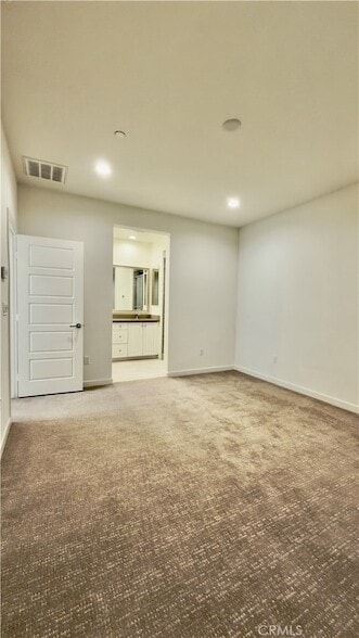 Building Photo - 130 Greenleaf Dr