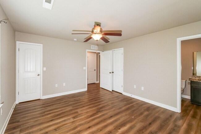 Building Photo - 3 BR/2BA | Newly Renovated Single Family Home | 1-Car Garage | Front yard!