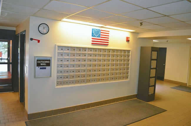 Building Photo - Peppertree Heights