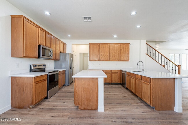 Building Photo - 4244 E Gleneagle Dr
