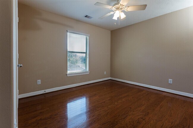 Building Photo - 25311 Hamden Valley Dr