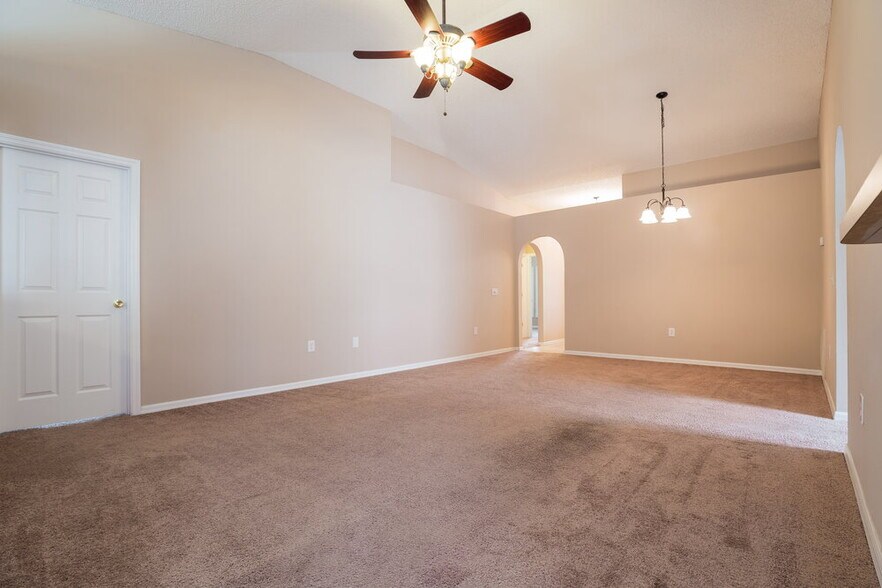 Building Photo - 125 Sterling Pine St