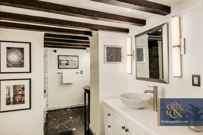 Building Photo - 601 4th St