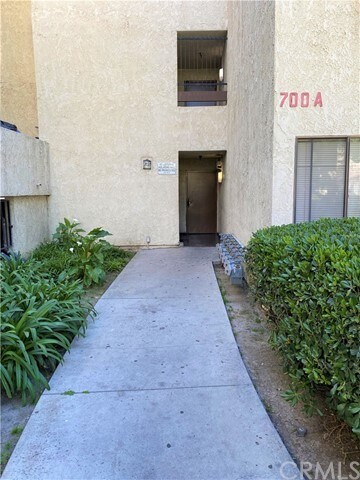 Building Photo - 700 W 3rd St
