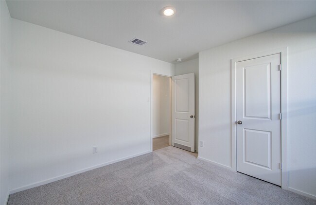 Building Photo - 9011 Cape Birdland Dr