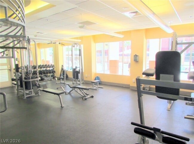 Building Photo - 83 E Agate Ave