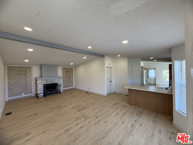 Building Photo - 3150 Stone Ave