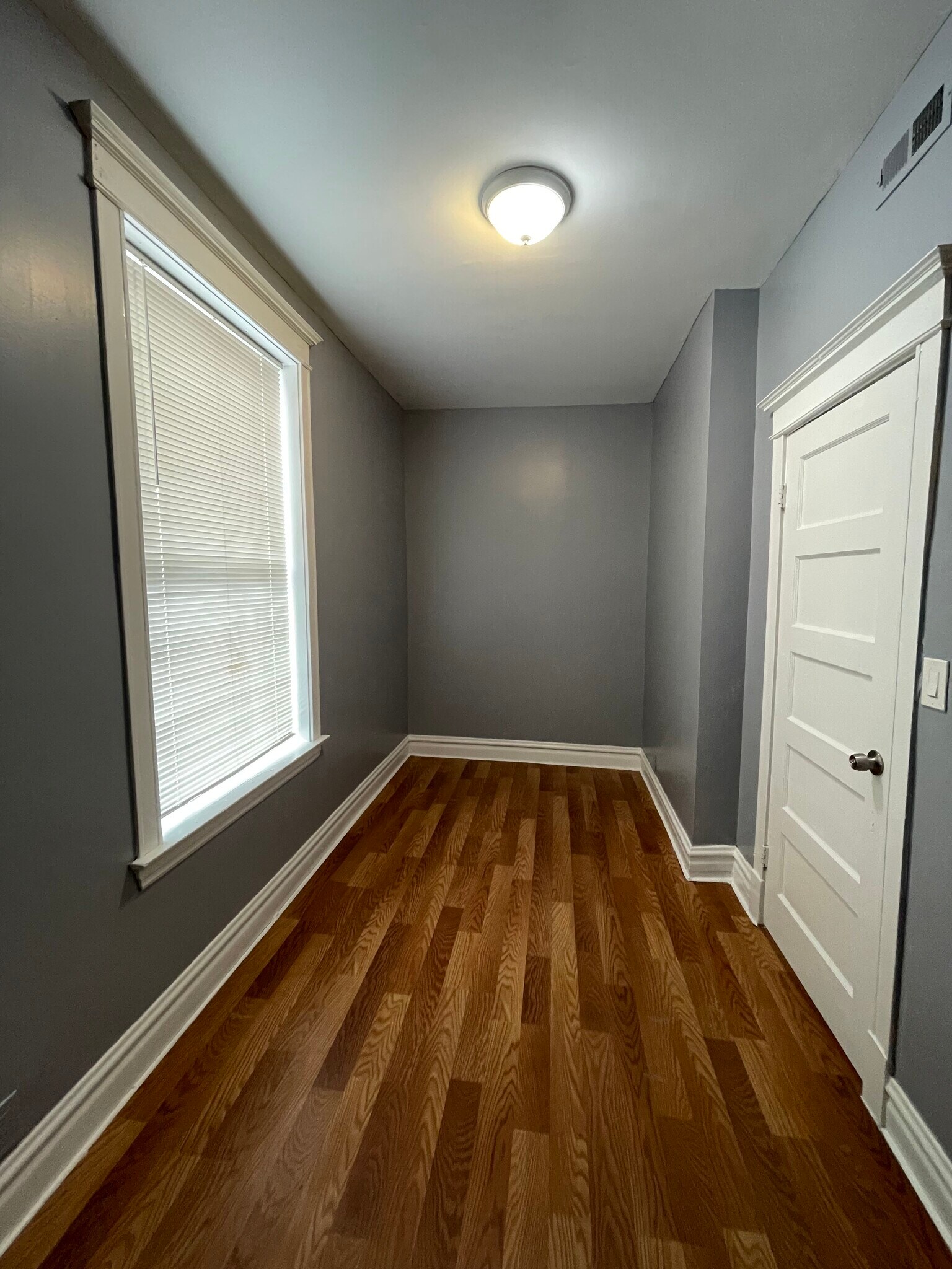 Building Photo - 2532 S Albany Ave