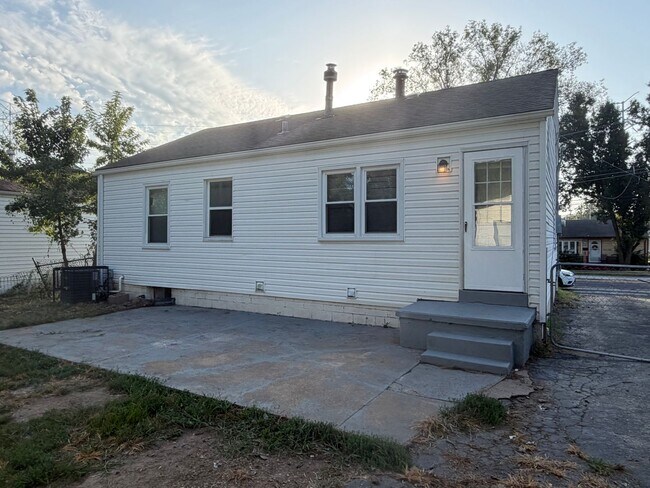 Building Photo - 1165 Patterson Rd