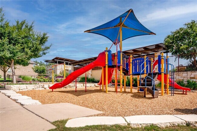 Building Photo - 16121 Golden Top Dr