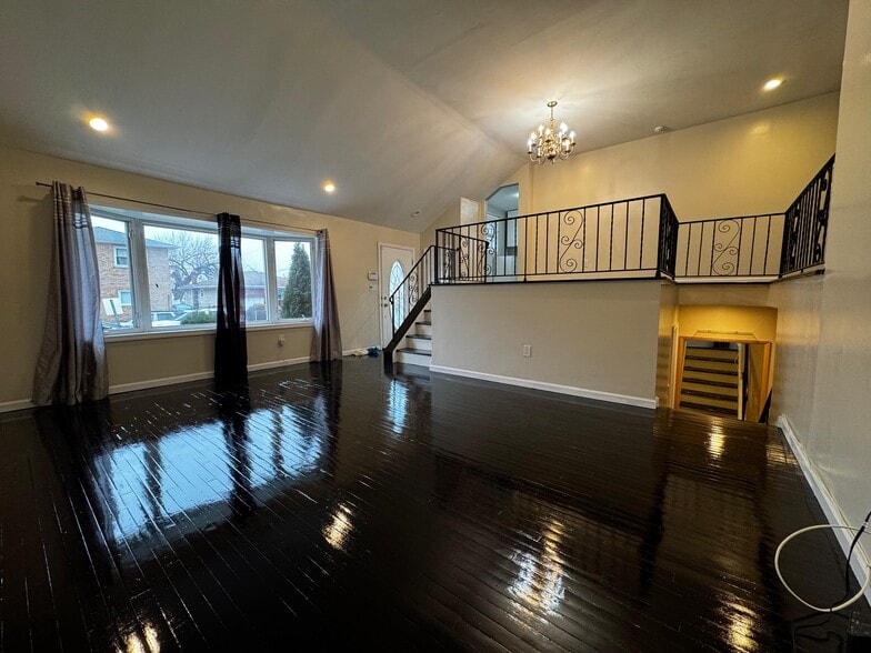 Building Photo - 1108 Frank St