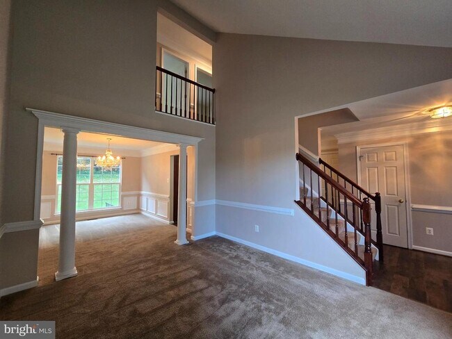 Building Photo - 832 Fox Den Rd