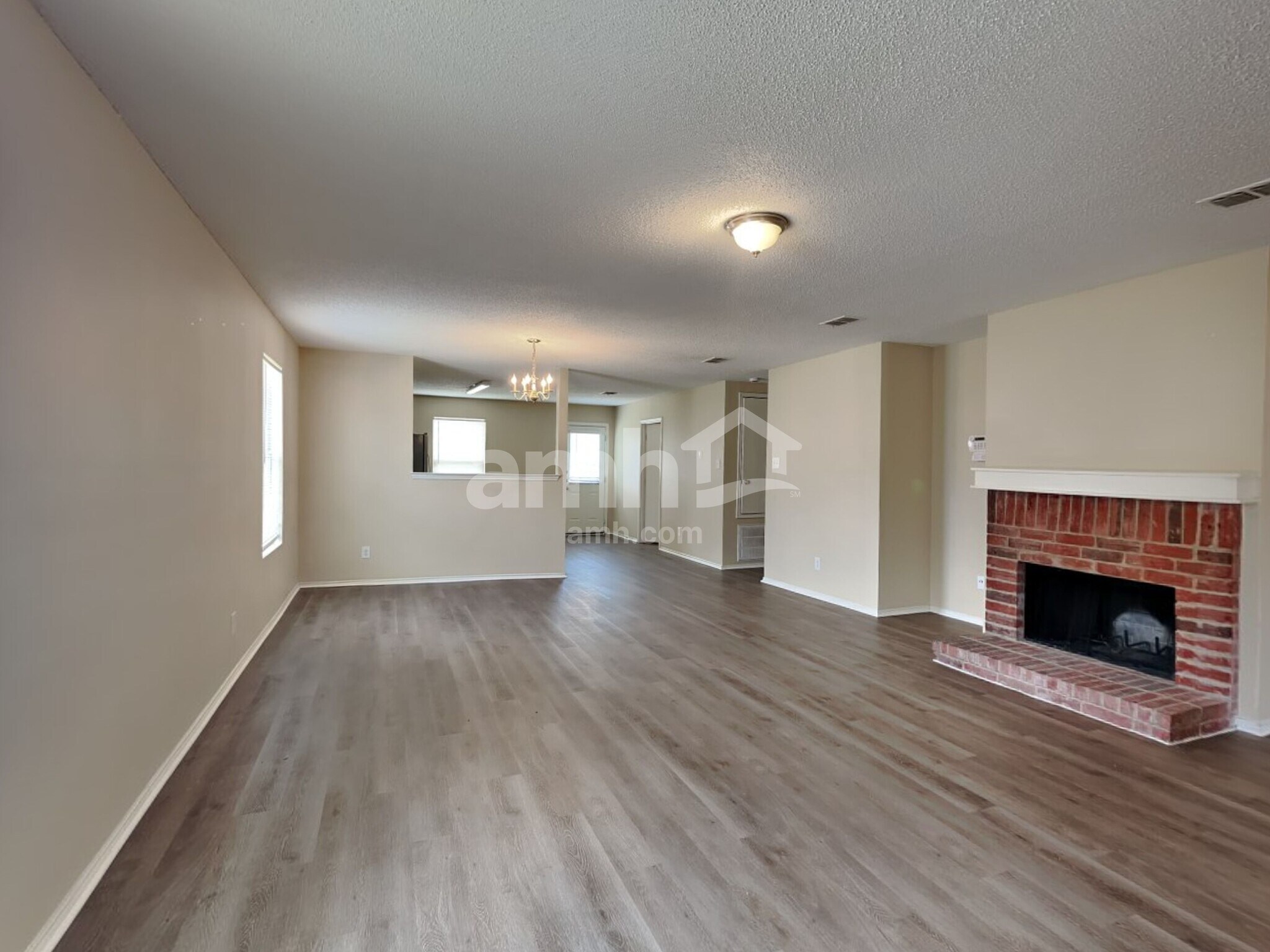 Building Photo - 4217 Meadowknoll Dr