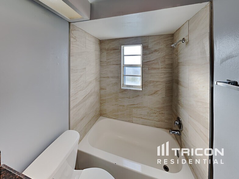 Building Photo - 5311 Starhill Pl