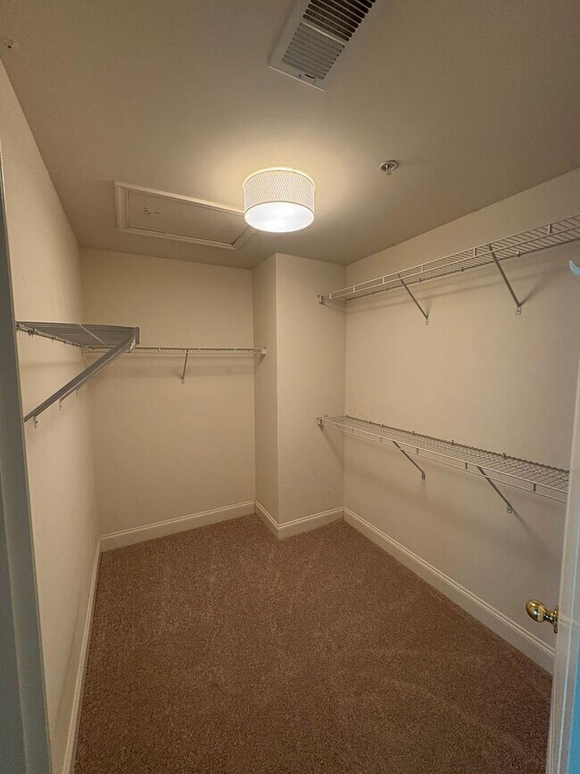 Building Photo - Gorgeous End of Group Owings Mils 3bd/2.5ba w/ A/C, W/D, and Modern Amenities! Available now!