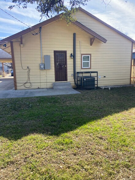 Building Photo - 1331 Elmwood Ave