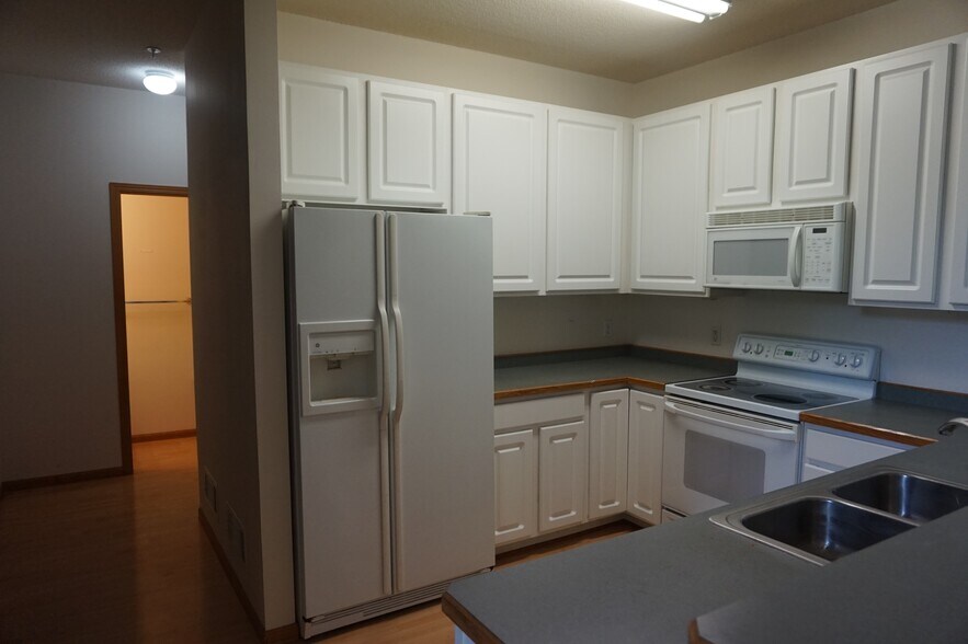 Building Photo - 612 Willoughby Way W