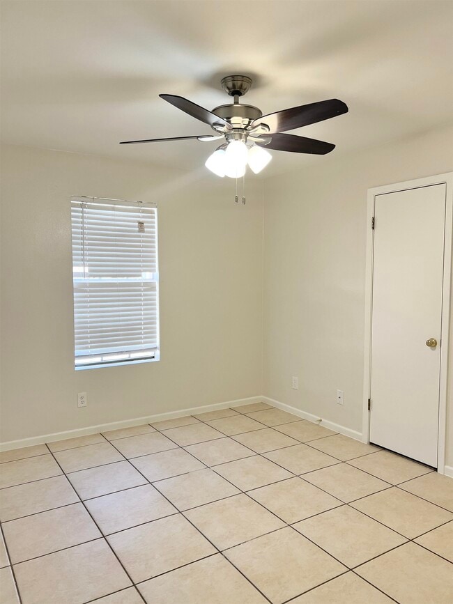 Building Photo - 1515 Quail Creek Rd