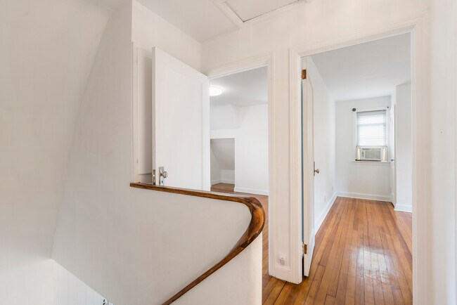 Building Photo - 181 5th St