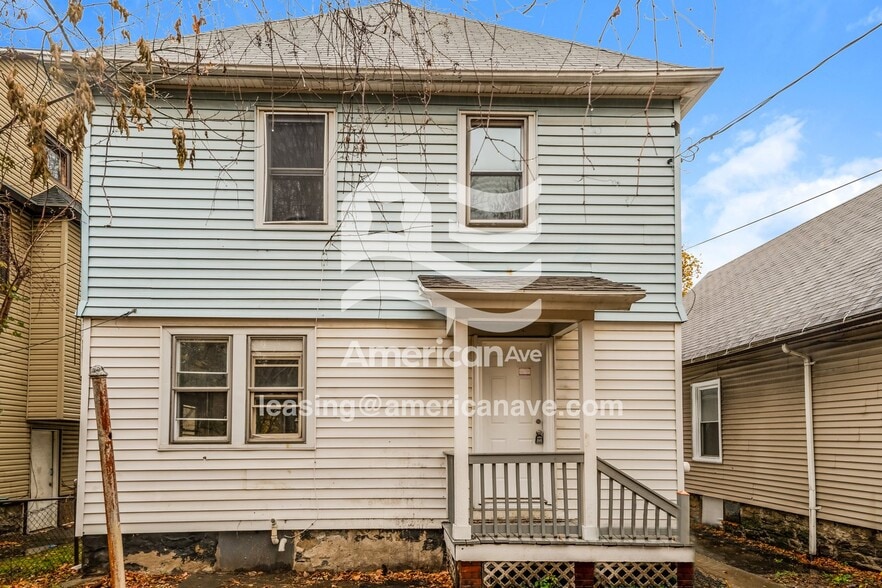 Building Photo - 19 Ferndale Crescent