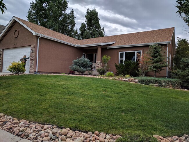 Building Photo - 2445 Amberwood Ln