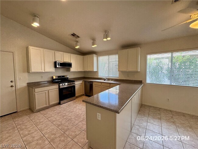Building Photo - 2173 Hidden Ranch Terrace