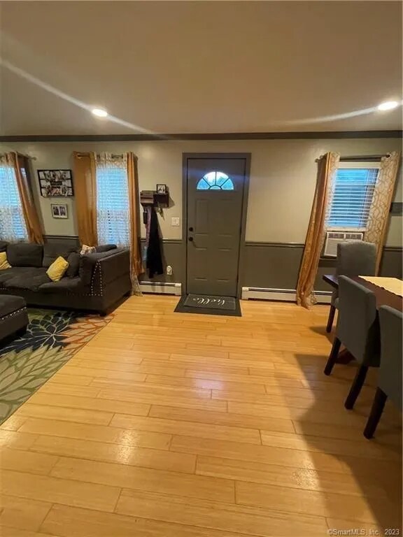 Building Photo - 23 St James Row