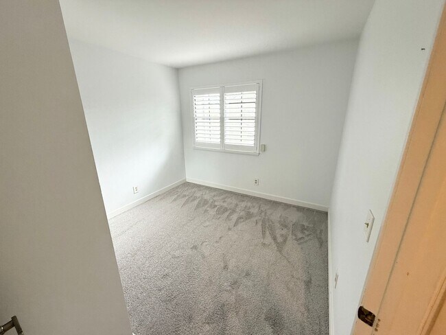 Building Photo - Gorgeous 3 bedroom home In the heart of Mission Viejo!