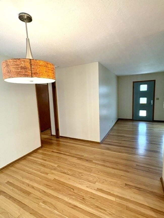 Building Photo - |NEW| ~ Charming Cedar Hills Ranch – Great Location! ~ Accepting Applications April 26 @ 5AM!