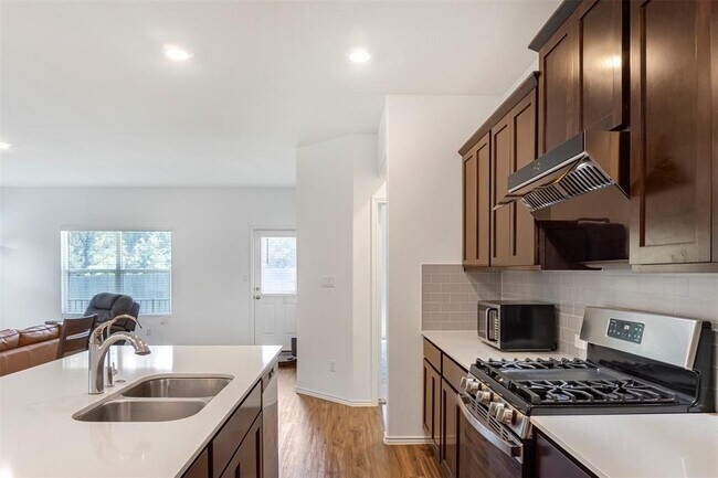 Building Photo - 1509 Brueggerhoff Rd