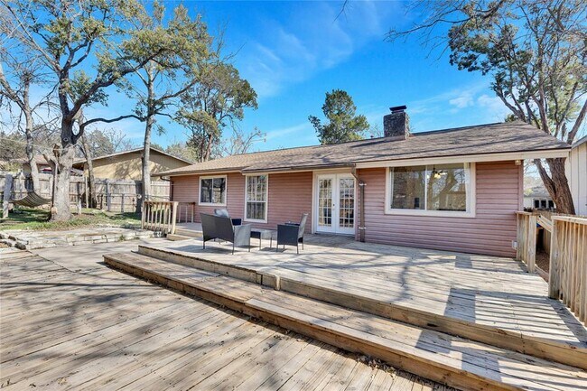 Building Photo - 1002 Bodark Ln