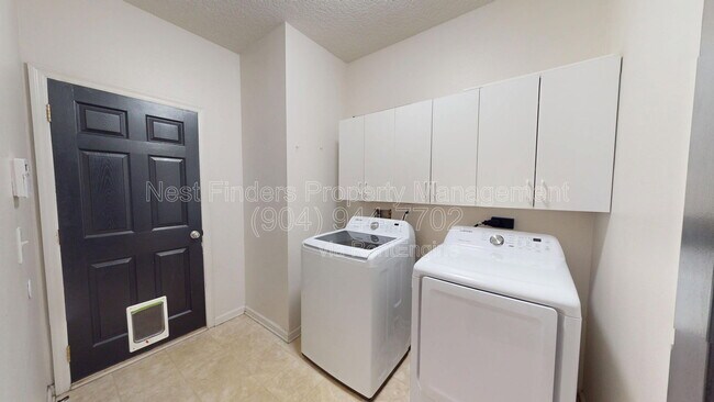 Building Photo - 1063 Collinswood Dr W