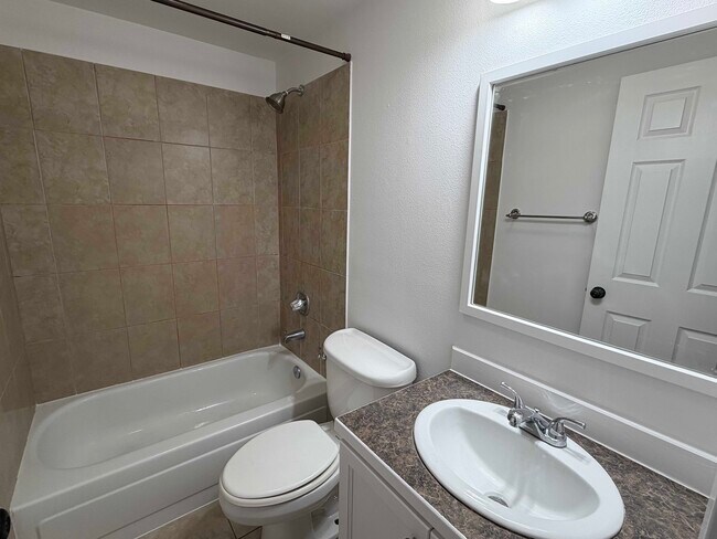 Building Photo - 16606 111th Ave SE