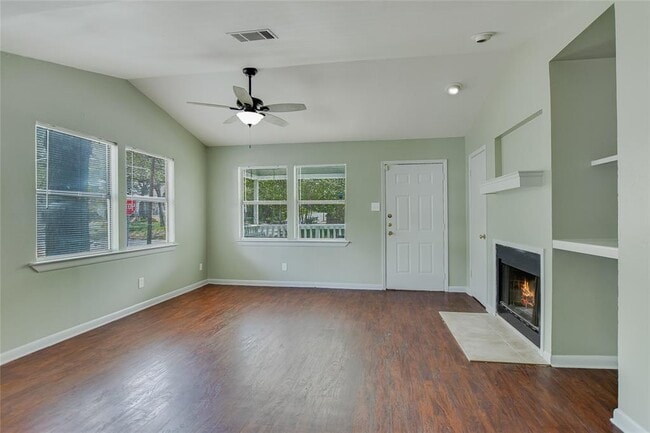 Building Photo - 3414 Hollywood Ave