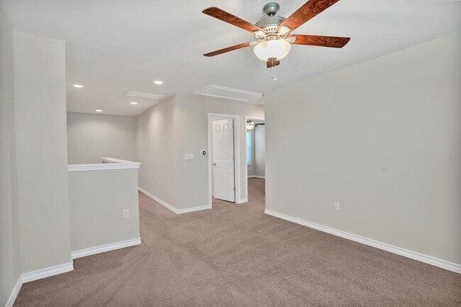 Building Photo - 5412 Golden Canary Ln