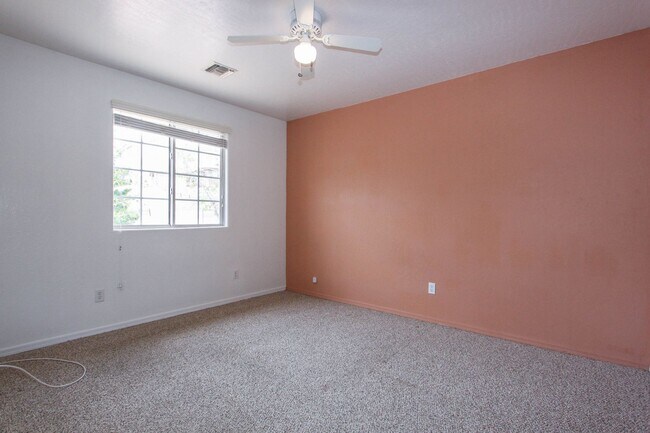 Building Photo - Three Bedroom Prescott Valley Duplex - APPLICATION PENDING