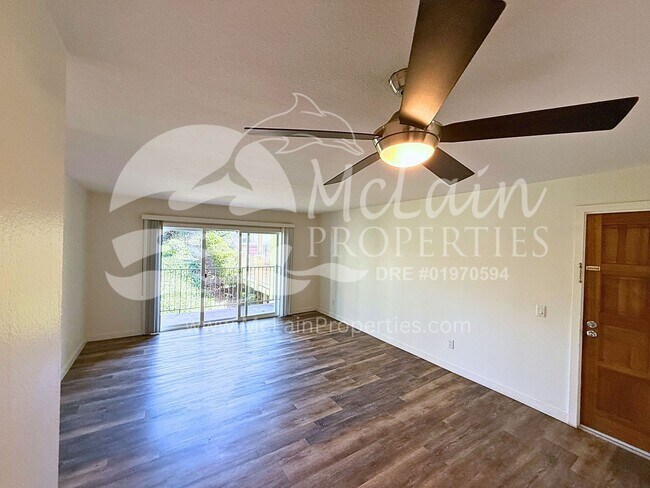 Building Photo - The Grove 2bd/1ba, Corner Unit