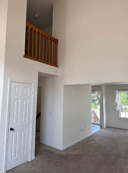 Building Photo - 8257 Deering Oaks Dr