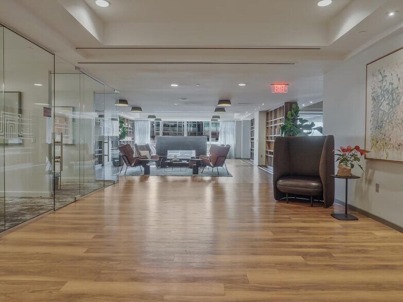 Building Photo - 33 Hudson St