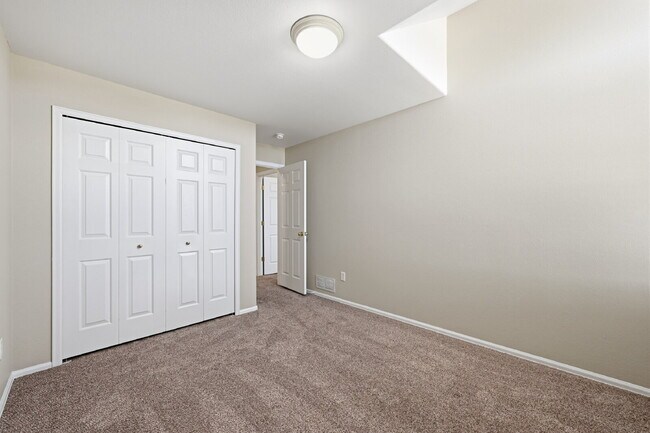 Building Photo - $2,620.95 with $300 off the first month's rent, 5 Beds - 3.5 Bath, Single Family Home in Colorado...
