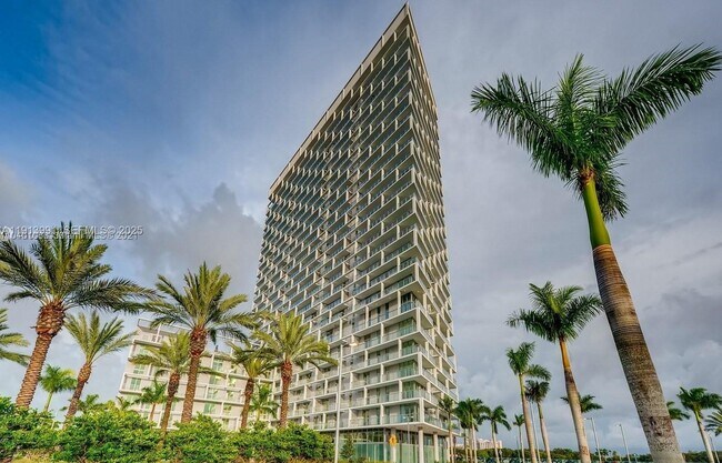 Building Photo - 2000 Metropica Wy