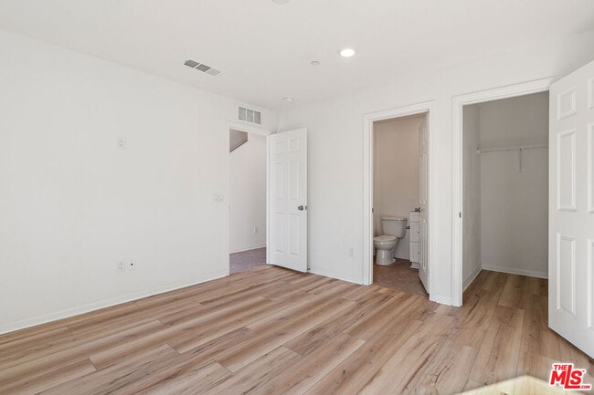 Building Photo - 725 Daniel Freeman Cir