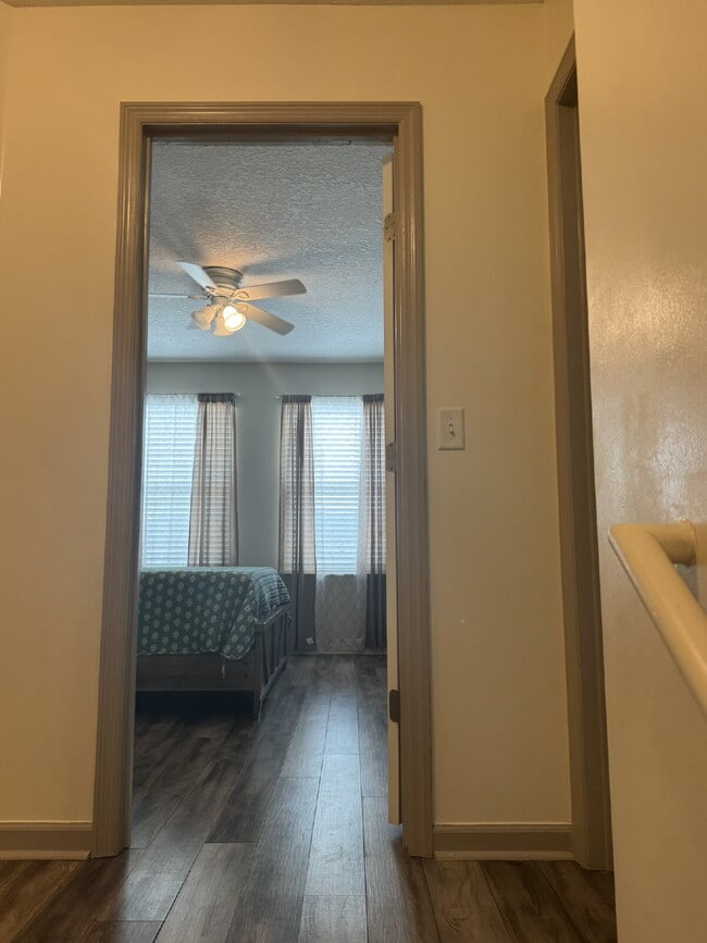 Building Photo - Spring Move in Special:  2nd month rent is FREE if you sign a lease before the end of July.