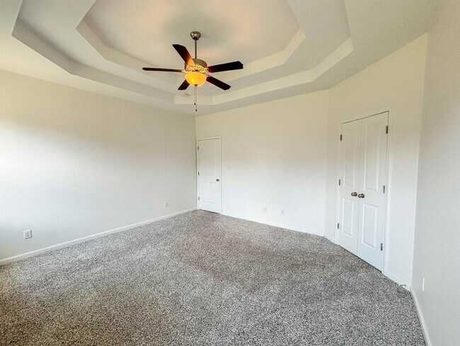 Building Photo - 6839 Hare Hill Dr