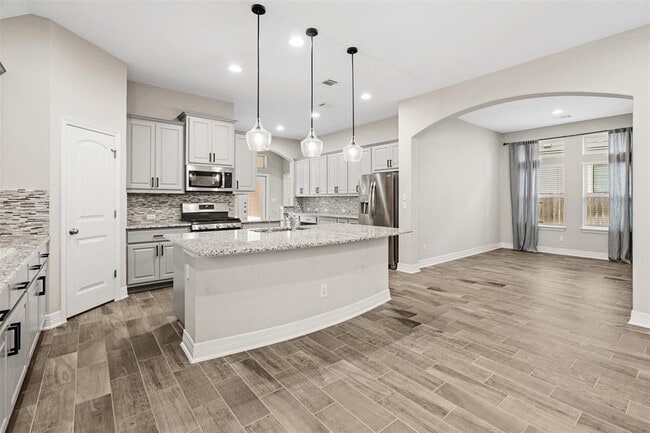 Building Photo - 385 Bonnet Blvd