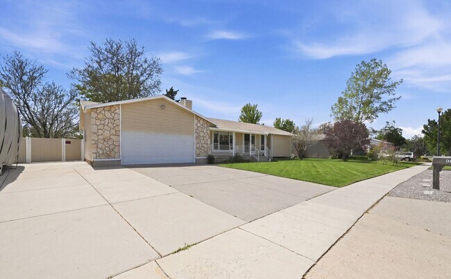Building Photo - 1788 E Tramway Dr