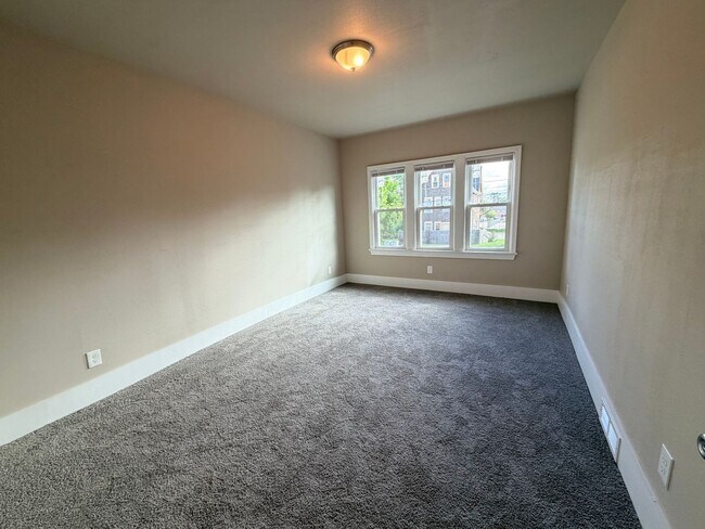 Building Photo - 2040 N 28th St