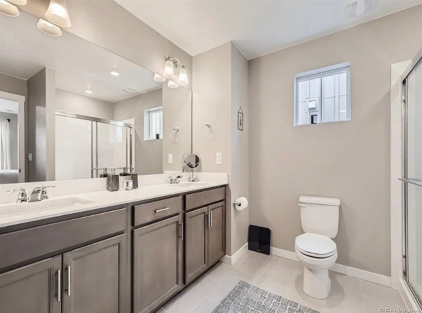 Building Photo - 723 Quatar St